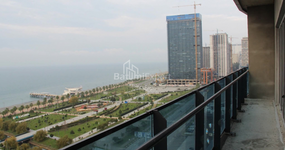 公寓 75.86 平方米的公寓 - 莱赫和玛丽亚·卡钦斯基, Batumi, 佐治亚州。
