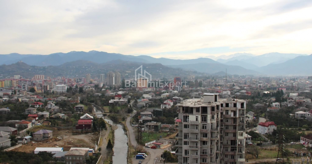 公寓 89.51 平方米的公寓 - 莱赫和玛丽亚·卡钦斯基, Batumi, 佐治亚州。