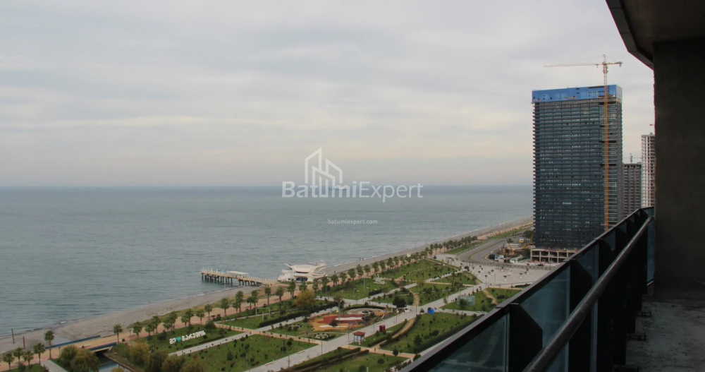 公寓 76.07 平方米的公寓 - 莱赫和玛丽亚·卡钦斯基, Batumi, 佐治亚州。