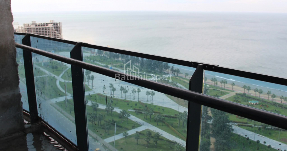 公寓 76.12 平方米的公寓 - 莱赫和玛丽亚·卡钦斯基, Batumi, 佐治亚州。