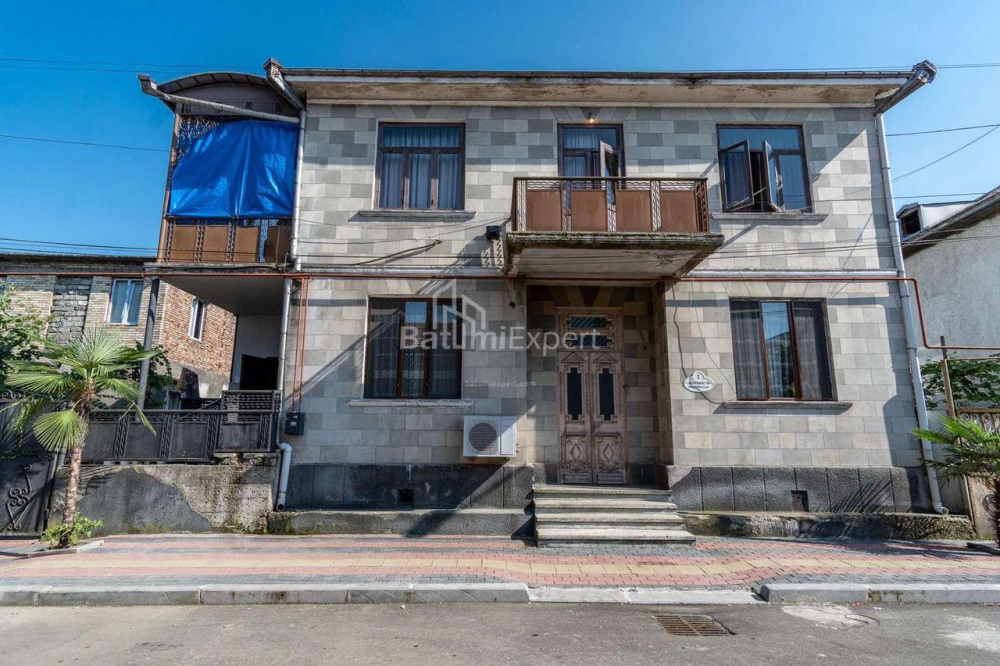 私宅 120 平方米的公寓 - 凯霍斯罗乔洛卡什维利, Batumi, 佐治亚州。