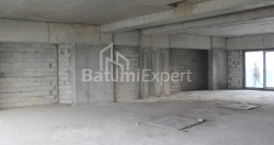 公寓 172.82 平方米的公寓 - 莱赫和玛丽亚·卡钦斯基, Batumi, 佐治亚州。