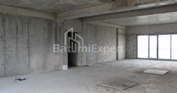 公寓 172.82 平方米的公寓 - 莱赫和玛丽亚·卡钦斯基, Batumi, 佐治亚州。
