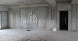 公寓 172.82 平方米的公寓 - 莱赫和玛丽亚·卡钦斯基, Batumi, 佐治亚州。