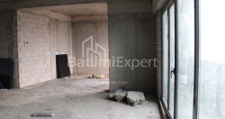 公寓 89.38 平方米的公寓 - 莱赫和玛丽亚·卡钦斯基, Batumi, 佐治亚州。