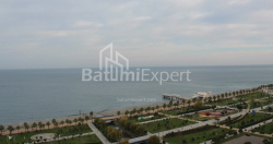 公寓 172.82 平方米的公寓 - 莱赫和玛丽亚·卡钦斯基, Batumi, 佐治亚州。