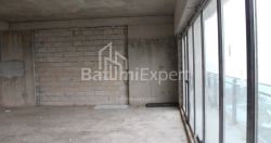 公寓 172.82 平方米的公寓 - 莱赫和玛丽亚·卡钦斯基, Batumi, 佐治亚州。