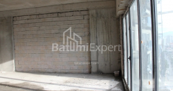 公寓 63.35 平方米的公寓 - 莱赫和玛丽亚·卡钦斯基, Batumi, 佐治亚州。