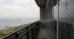 公寓 75.86 平方米的公寓 - 莱赫和玛丽亚·卡钦斯基, Batumi, 佐治亚州。