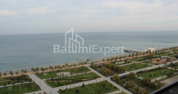 公寓 75.86 平方米的公寓 - 莱赫和玛丽亚·卡钦斯基, Batumi, 佐治亚州。