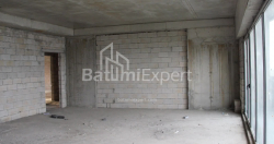 公寓 75.86 平方米的公寓 - 莱赫和玛丽亚·卡钦斯基, Batumi, 佐治亚州。