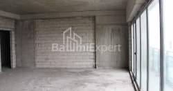 公寓 75.86 平方米的公寓 - 莱赫和玛丽亚·卡钦斯基, Batumi, 佐治亚州。