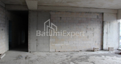 公寓 63.46 平方米的公寓 - 莱赫和玛丽亚·卡钦斯基, Batumi, 佐治亚州。