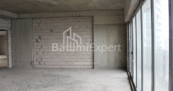 公寓 75.89 平方米的公寓 - 莱赫和玛丽亚·卡钦斯基, Batumi, 佐治亚州。
