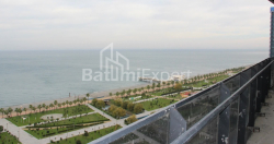 公寓 75.89 平方米的公寓 - 莱赫和玛丽亚·卡钦斯基, Batumi, 佐治亚州。