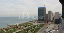 公寓 75.89 平方米的公寓 - 莱赫和玛丽亚·卡钦斯基, Batumi, 佐治亚州。