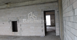 公寓 75.89 平方米的公寓 - 莱赫和玛丽亚·卡钦斯基, Batumi, 佐治亚州。