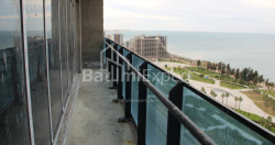 公寓 76.07 平方米的公寓 - 莱赫和玛丽亚·卡钦斯基, Batumi, 佐治亚州。