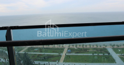 公寓 76.07 平方米的公寓 - 莱赫和玛丽亚·卡钦斯基, Batumi, 佐治亚州。