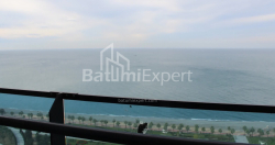 公寓 76.12 平方米的公寓 - 莱赫和玛丽亚·卡钦斯基, Batumi, 佐治亚州。