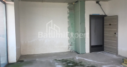 公寓 57.65 平方米的公寓 - 莱赫和玛丽亚·卡钦斯基, Batumi, 佐治亚州。