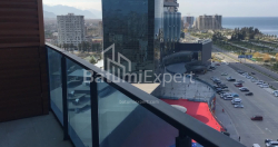 公寓 57.65 平方米的公寓 - 莱赫和玛丽亚·卡钦斯基, Batumi, 佐治亚州。