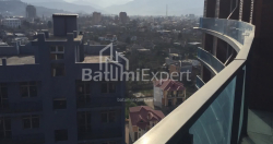 公寓 47.65 平方米的公寓 - 莱赫和玛丽亚·卡钦斯基, Batumi, 佐治亚州。