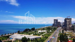 公寓 57.2 平方米的公寓 - 莱赫和玛丽亚·卡钦斯基, Batumi, 佐治亚州。