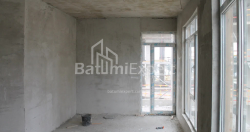 公寓 74.8 平方米的公寓 - 莱赫和玛丽亚·卡钦斯基, Batumi, 佐治亚州。