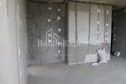 在建目标房产 55.8 平方米的公寓 - 莱赫和玛丽亚·卡钦斯基, Batumi, 佐治亚州。