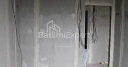在建目标房产 55.8 平方米的公寓 - 莱赫和玛丽亚·卡钦斯基, Batumi, 佐治亚州。