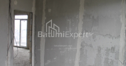 在建目标房产 74.8 平方米的公寓 - 莱赫和玛丽亚·卡钦斯基, Batumi, 佐治亚州。