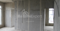 在建目标房产 74.8 平方米的公寓 - 莱赫和玛丽亚·卡钦斯基, Batumi, 佐治亚州。