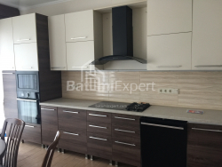 公寓 3-комн 86 m² - 乔治·布尔茨金维尔, Batumi
