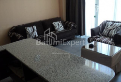 公寓 70 平方米的公寓 - 治安官 Khimshiashvili, Batumi, 佐治亚州。