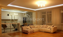 公寓 3-комн 160 m² - 伊利亚·查瓦查瓦泽, Batumi