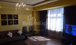 公寓 3-комн 84 m² - 伊利亚·查瓦查瓦泽, Batumi