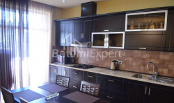 公寓 3-комн 84 m² - 伊利亚·查瓦查瓦泽, Batumi