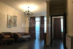 公寓 2-комн 64 m² - 尼科·皮罗斯马尼, Batumi