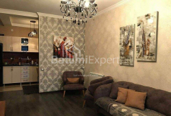 公寓 2-комн 64 m² - 尼科·皮罗斯马尼, Batumi
