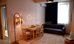 公寓 3-комн 70 m² - 尼科·皮罗斯马尼, Batumi