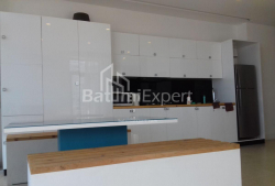 公寓 120 平方米的公寓 - 治安官 Khimshiashvili, Batumi, 佐治亚州。