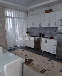 公寓 2-комн 50 m² - 尼科·皮罗斯马尼, Batumi