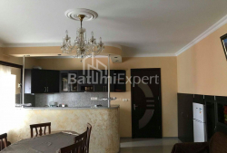 公寓 3-комн 68 m² - 大卫·阿格马谢内布利, Batumi