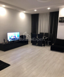 公寓 2-комн 90 m² - Vakhtang Gorgasali, Batumi