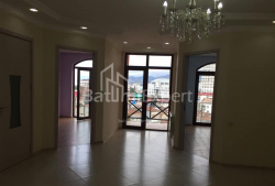 公寓 3-комн 73 m² - 伊利亚·查瓦查瓦泽, Batumi