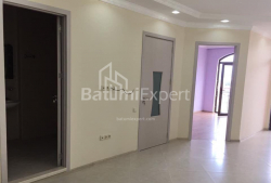 公寓 4-комн 73 m² - 伊利亚·查瓦查瓦泽, Batumi