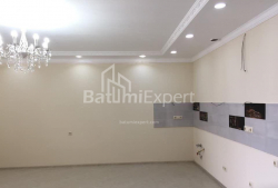 公寓 4-комн 73 m² - 伊利亚·查瓦查瓦泽, Batumi