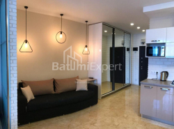 公寓 2-комн 42 m² - 尼科·皮罗斯马尼, Batumi