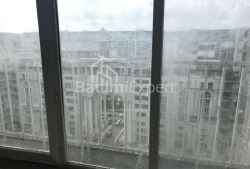 公寓 75 平方米的公寓 - 治安官 Khimshiashvili, Batumi, 佐治亚州。